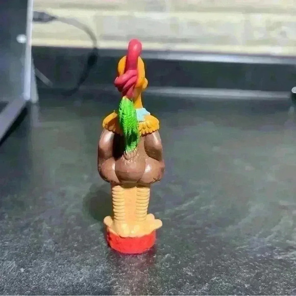 Chicken Run Rocky Rooster PVC Figure 3.5 Inches - Picture 3 of 6